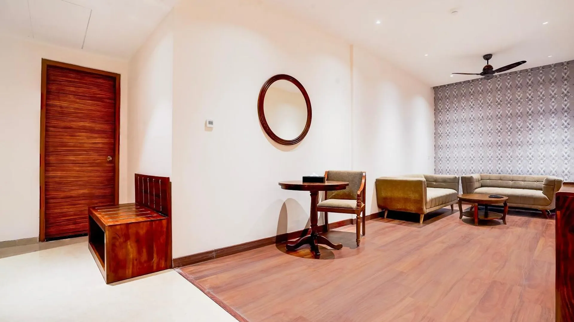 ****  Sunday Hotels And Resort Gurgaon India