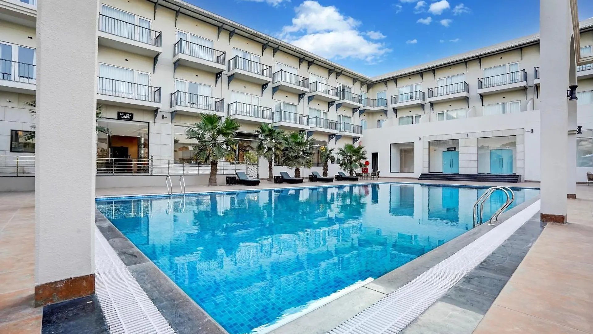 Sunday Hotels And Resort Gurgaon