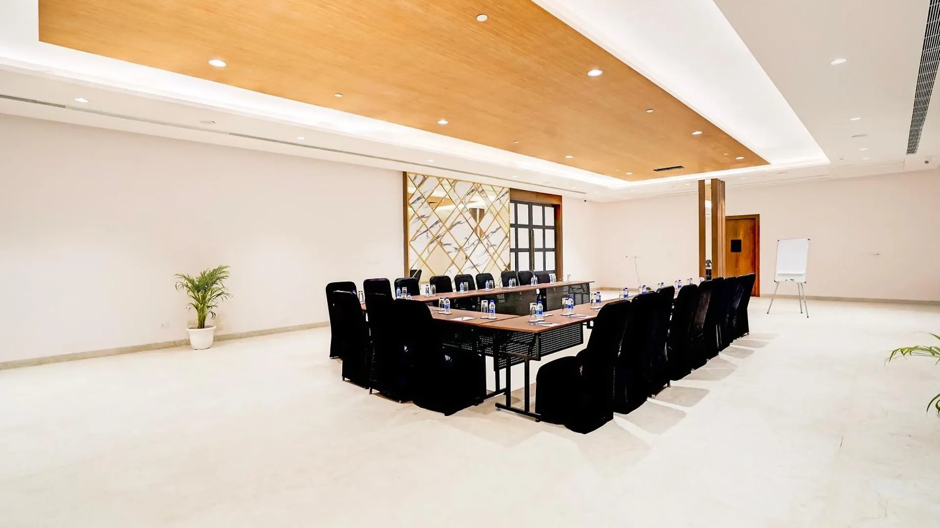 Sunday Hotels And Resort Gurgaon