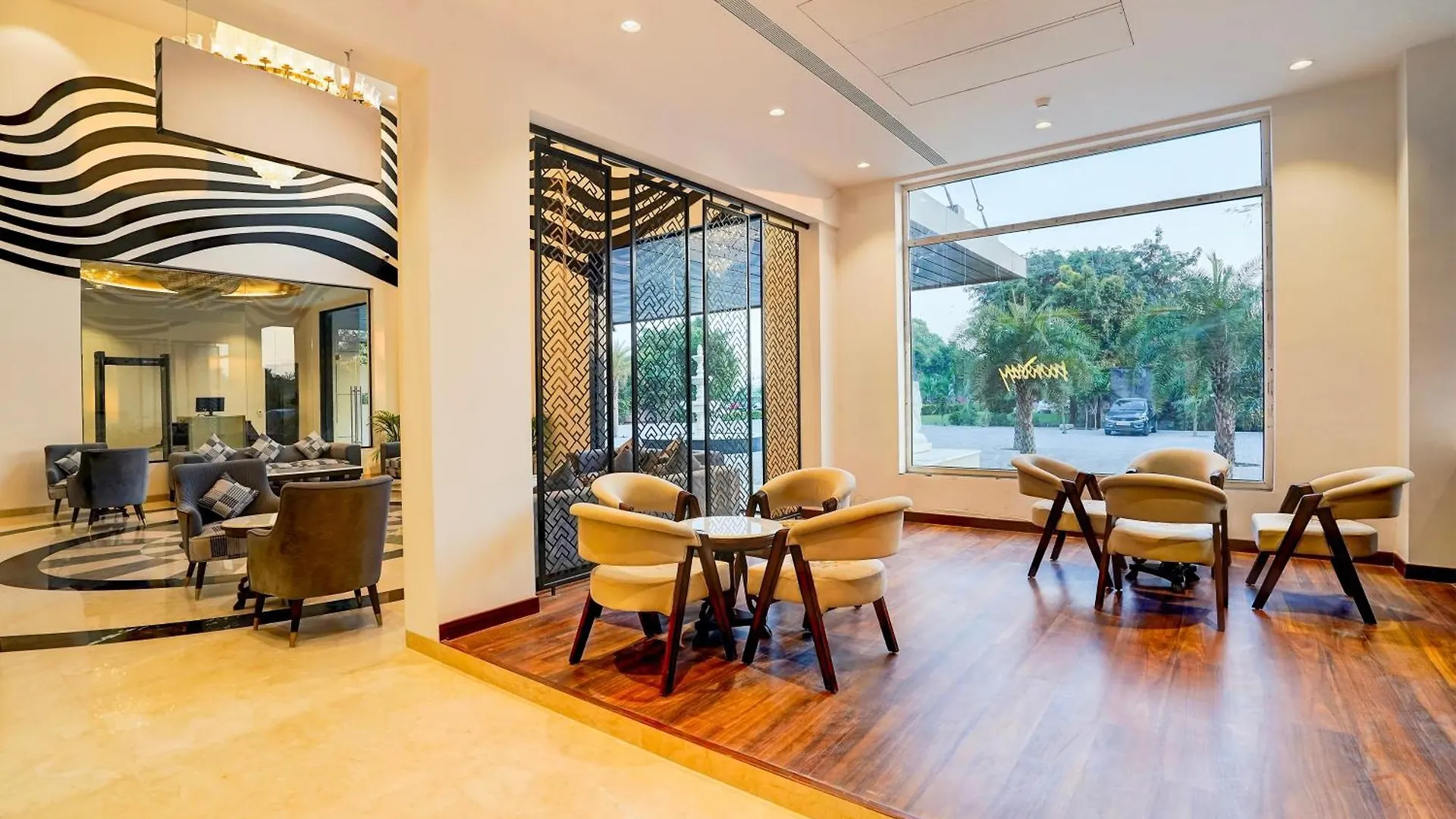 Sunday Hotels And Resort Gurgaon 4*,